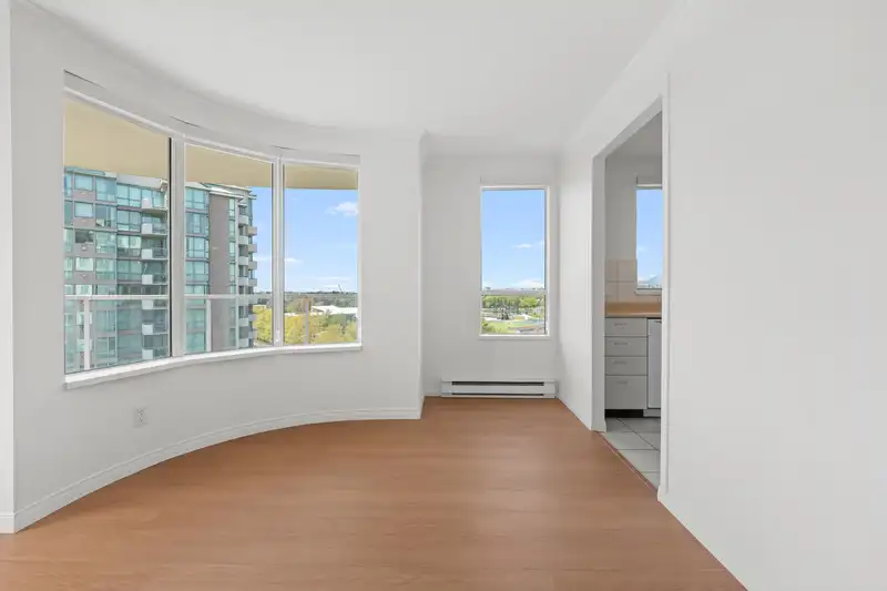 1100 7680 GRANVILLE AVENUE - photo 4 of 36
