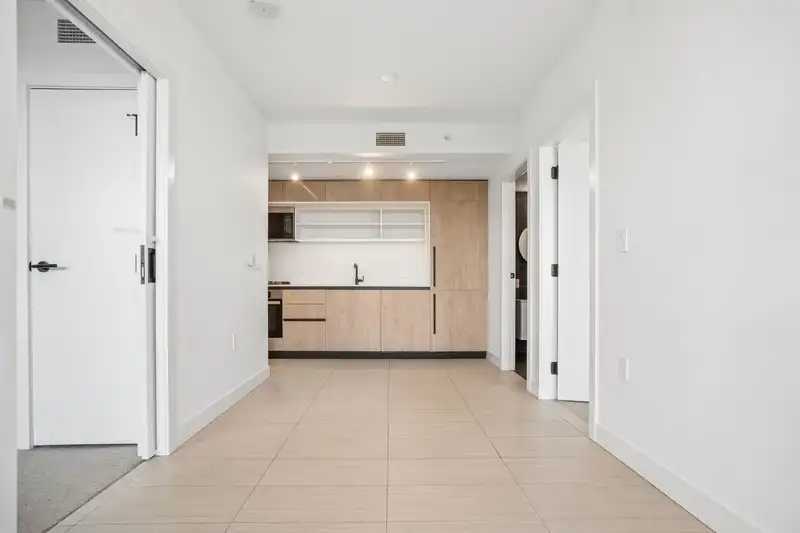 804 5058 JOYCE STREET - photo 3 of 22