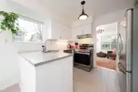 30 650 ROCHE POINT DRIVE - thumbnail 12