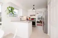 30 650 ROCHE POINT DRIVE - thumbnail 13