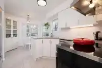 30 650 ROCHE POINT DRIVE - thumbnail 14