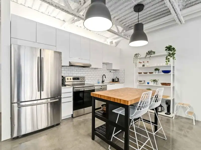 330 350 E 2ND AVENUE - photo 4 of 22