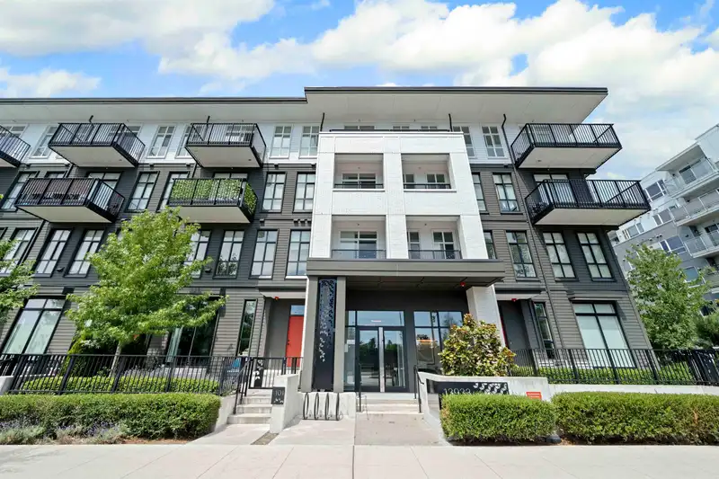 201 13933 105 BOULEVARD - photo 1 of 24