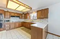 2411 E 39TH AVENUE - thumbnail 3