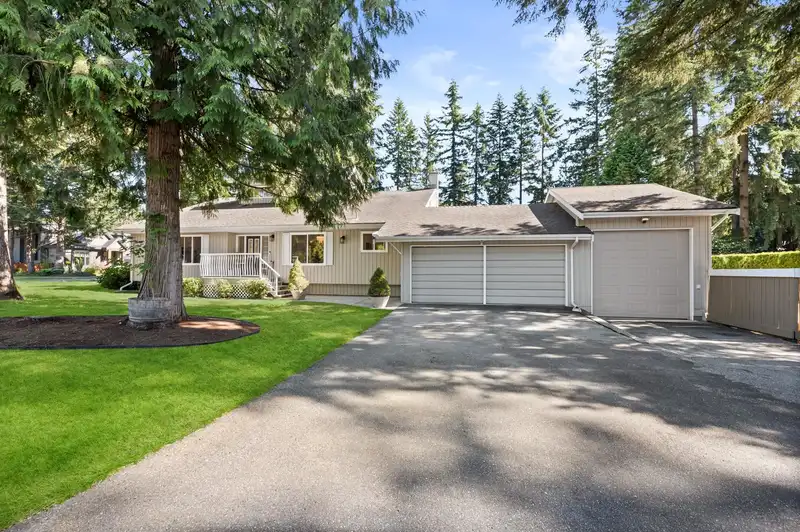 20192 37A AVENUE - photo 1 of 39