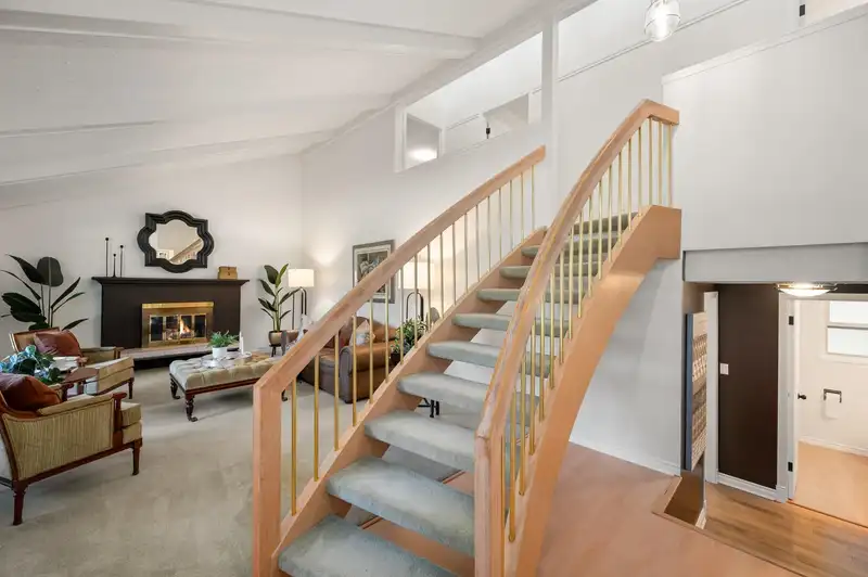20192 37A AVENUE - photo 3 of 39