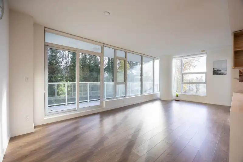 504 595 AUSTIN AVENUE - photo 2 of 27