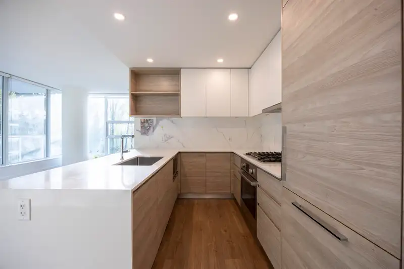504 595 AUSTIN AVENUE - photo 4 of 27