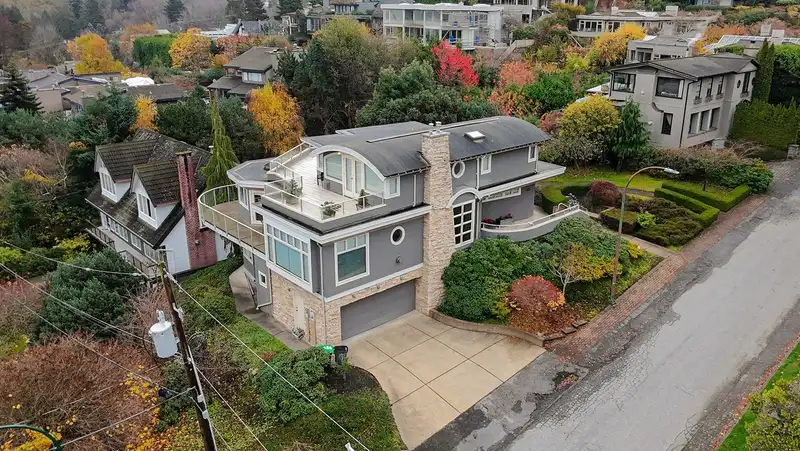 1822 SASAMAT STREET - photo 4 of 32