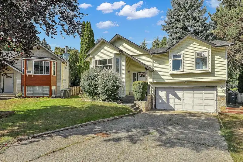 8063 138A STREET - photo 2 of 39