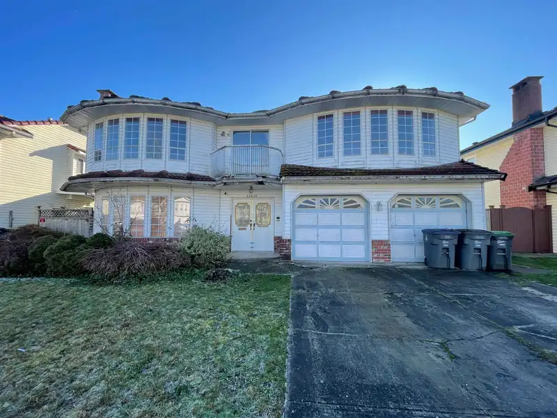 12476 75A AVENUE - photo 1 of 31