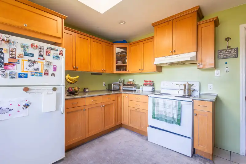 10411 STEVESTON HIGHWAY - photo 3 of 5