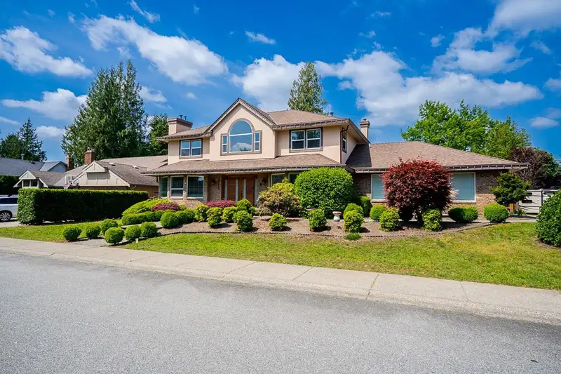34963 EDGEVIEW PLACE - photo 1 of 40