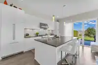 12B 5551 ADMIRAL WAY - thumbnail 9