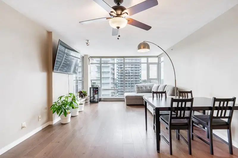 1504 555 DELESTRE AVENUE - photo 2 of 33