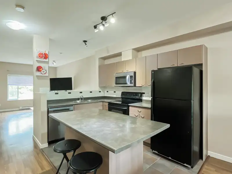 191 18701 66 AVENUE - photo 4 of 23