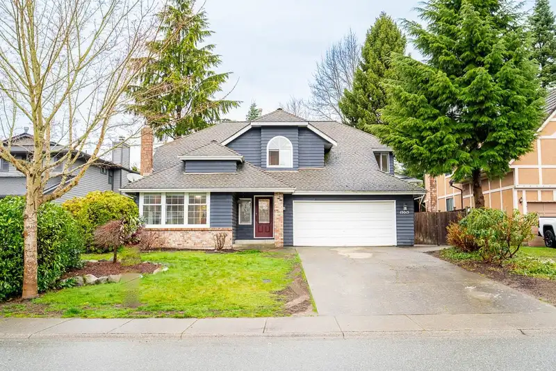 13015 SUMMERHILL CRESCENT - photo 1 of 31