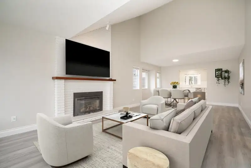 13015 SUMMERHILL CRESCENT - photo 3 of 31