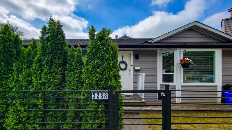 2288 WILLOUGHBY WAY - photo 1 of 40