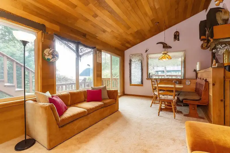26 BRIGHTON BEACH - photo 3 of 40