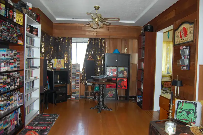 9251 10TH AVENUE - photo 4 of 10