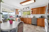 1056 WALLS AVENUE - thumbnail 11