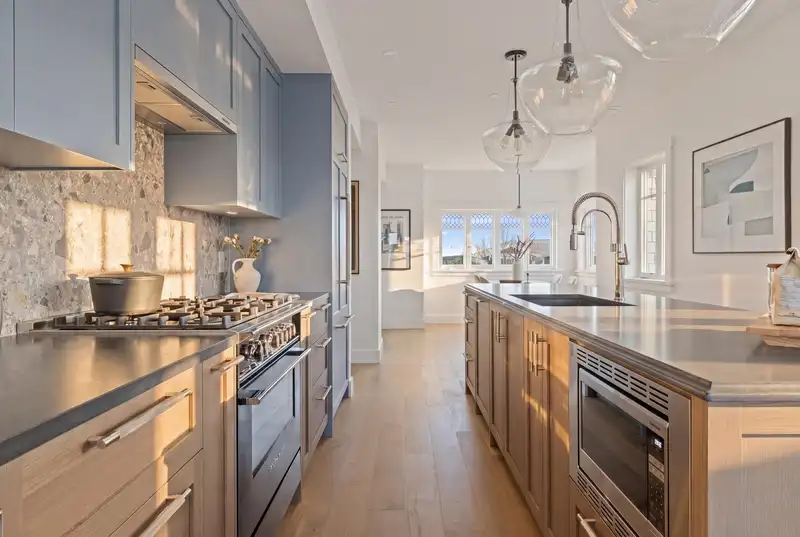 2 326 W 14TH STREET - photo 3 of 38