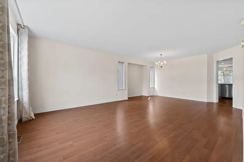 15488 108A AVENUE - photo 4 of 35