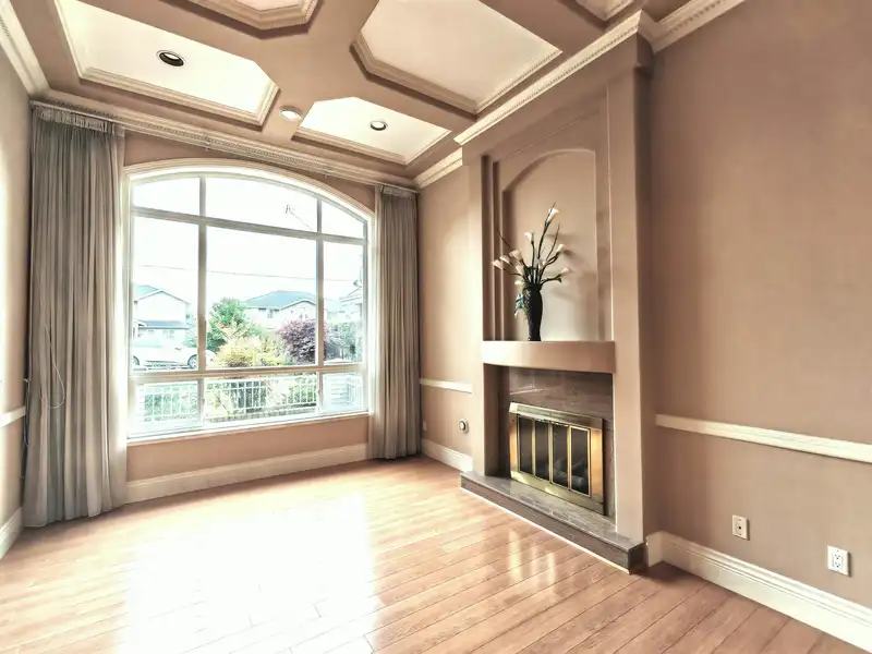 6451 COMSTOCK ROAD - photo 3 of 40