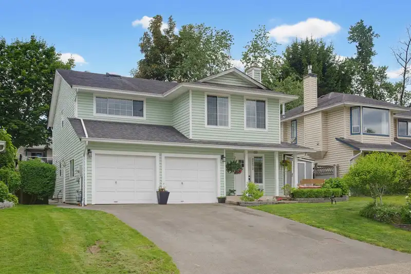 21572 93B AVENUE - photo 2 of 40