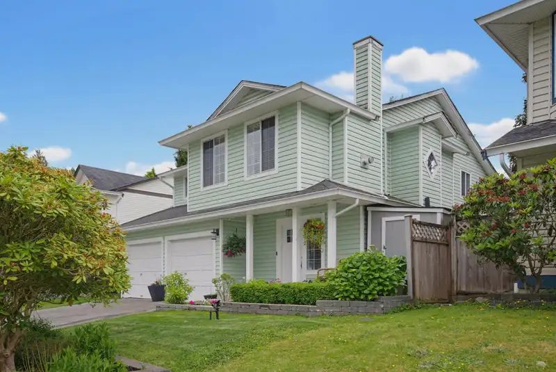 21572 93B AVENUE - photo 3 of 40