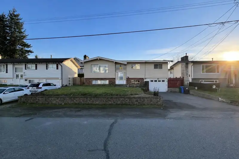 32052 MELMAR AVENUE - photo 3 of 39