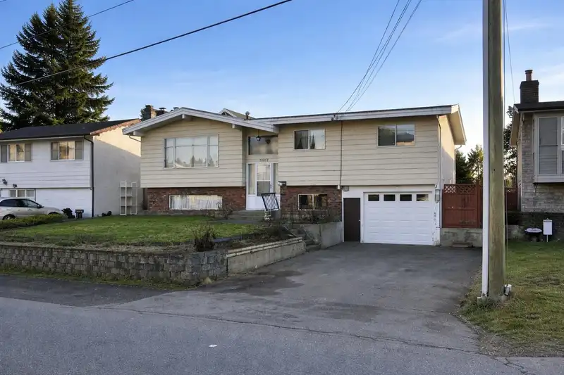 32052 MELMAR AVENUE - photo 4 of 39