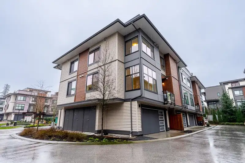 15 20852 78B AVENUE - photo 3 of 40