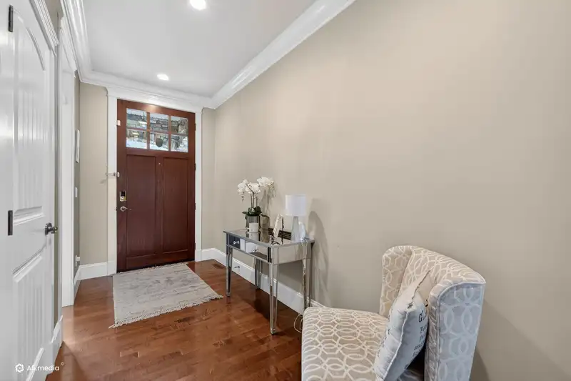 16309 25 AVENUE - photo 4 of 36