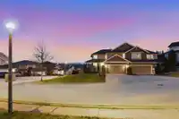 4 HICKORY DRIVE - thumbnail 1