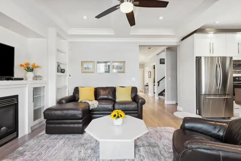 6855 206 STREET - photo 2 of 39