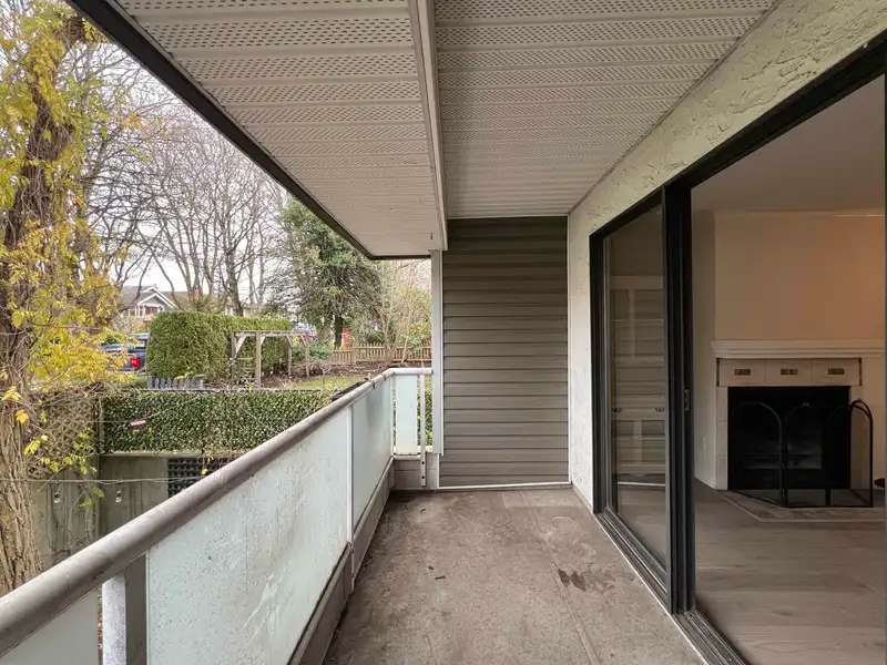 206 674 W 17TH AVENUE - photo 3 of 19