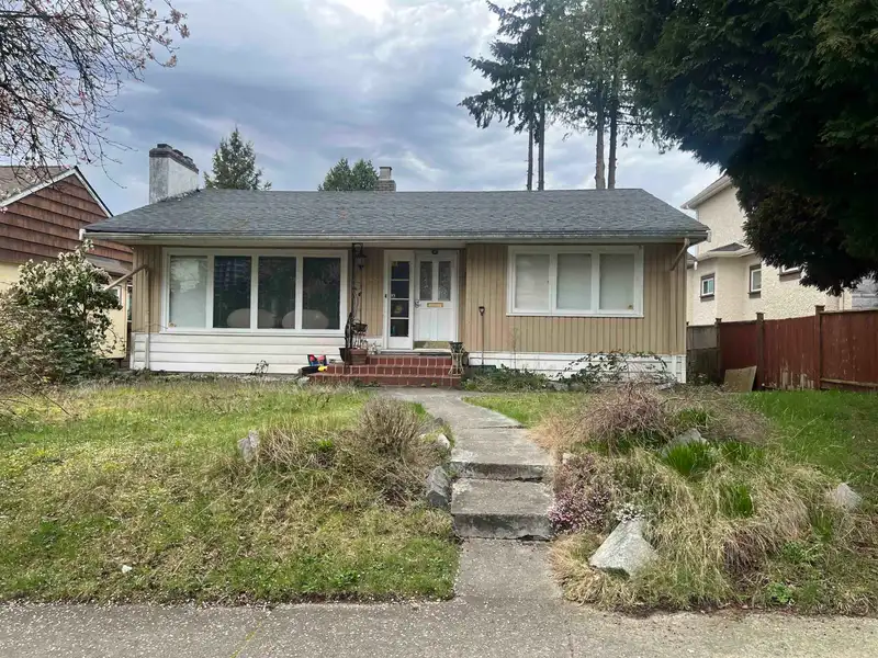 438 W 45TH AVENUE - photo 1 of 1