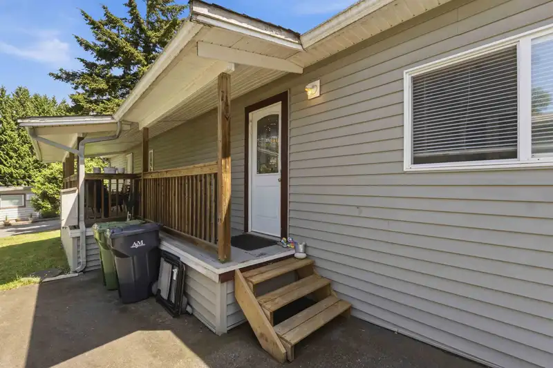 63 24330 FRASER HIGHWAY - photo 3 of 34