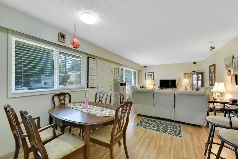 15835 RUSSELL AVENUE - photo 2 of 27