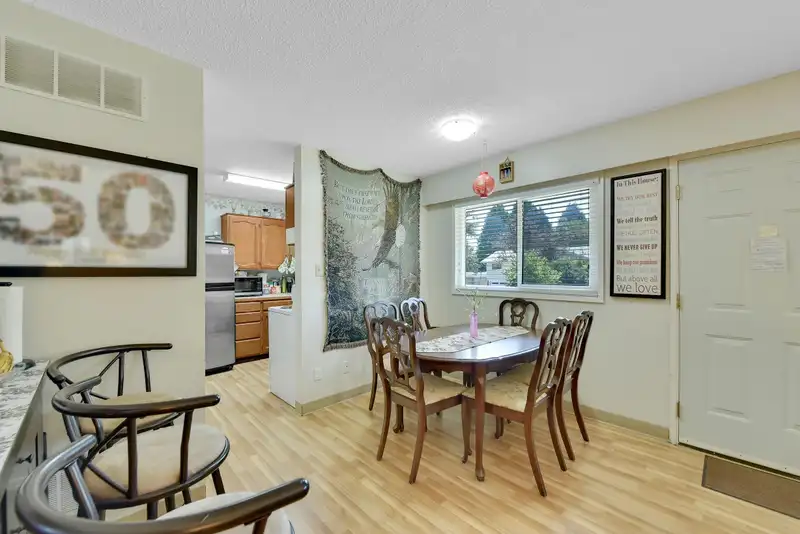 15835 RUSSELL AVENUE - photo 3 of 27