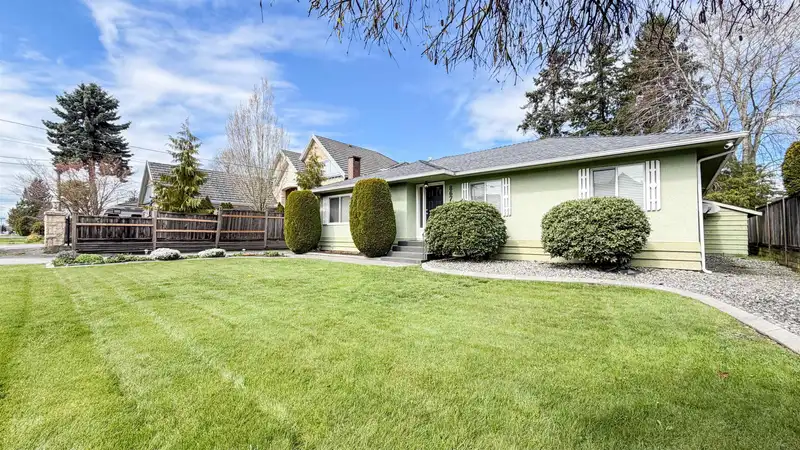 8671 MOWBRAY ROAD - photo 4 of 39