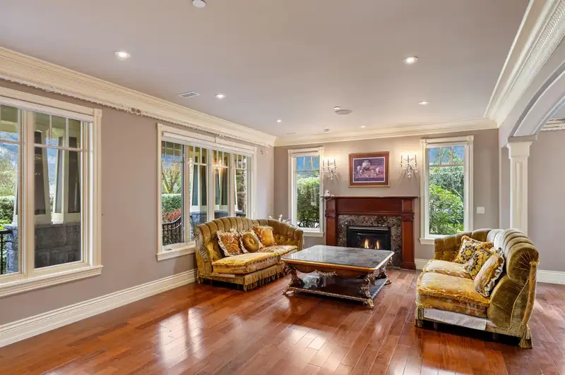 4583 HUDSON STREET - photo 2 of 13