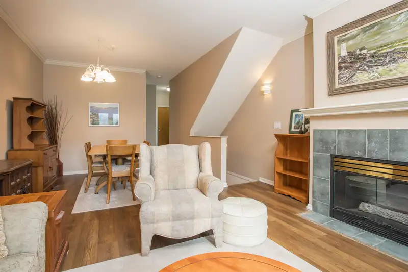 26 5820 DOVER CRESCENT - photo 4 of 26