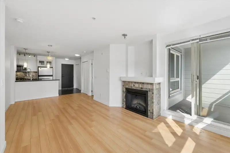218 405 SKEENA STREET - photo 2 of 36