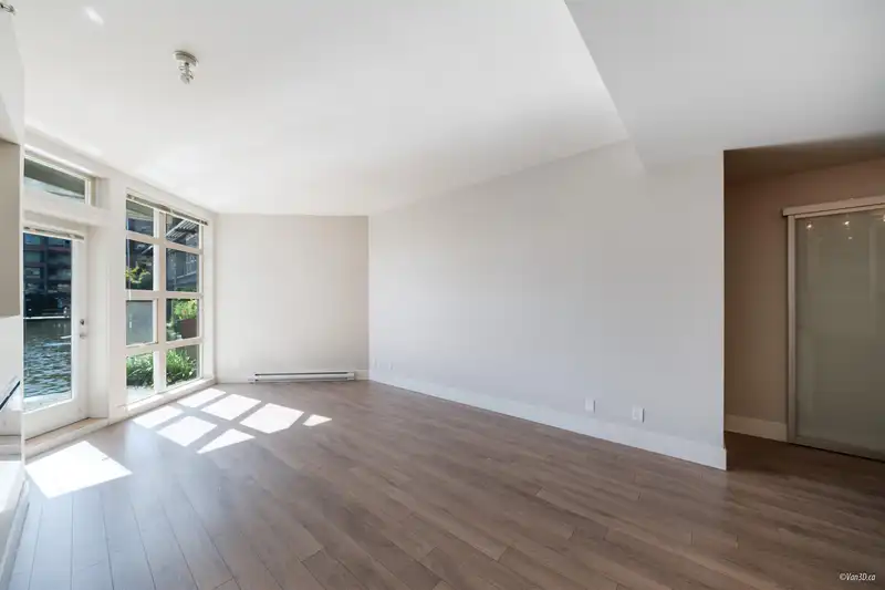 111 3606 ALDERCREST DRIVE - photo 4 of 38