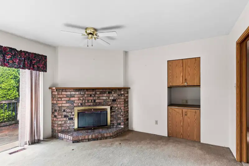9381 139 STREET - photo 4 of 29