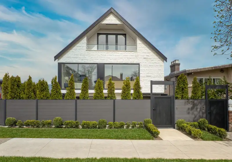 1 2425 KITCHENER STREET - photo 1 of 32