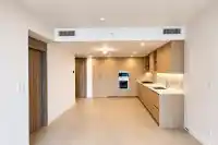 2001 13768 100 AVENUE - thumbnail 4